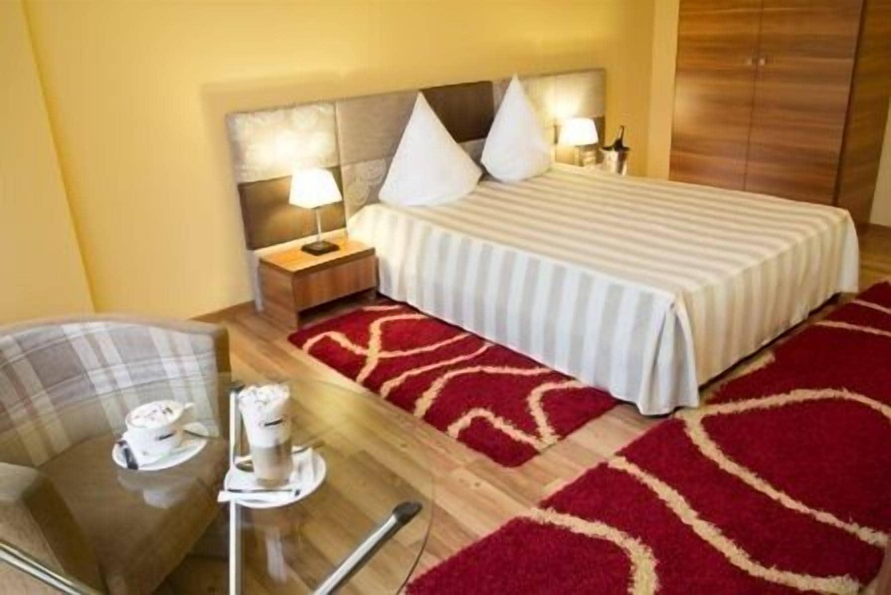 Hotel Perla Timisoara Luaran gambar