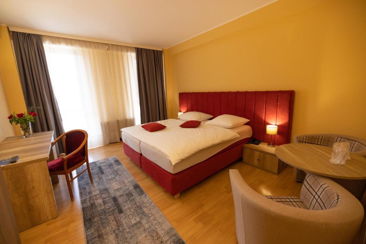 Hotel Perla Timisoara Luaran gambar