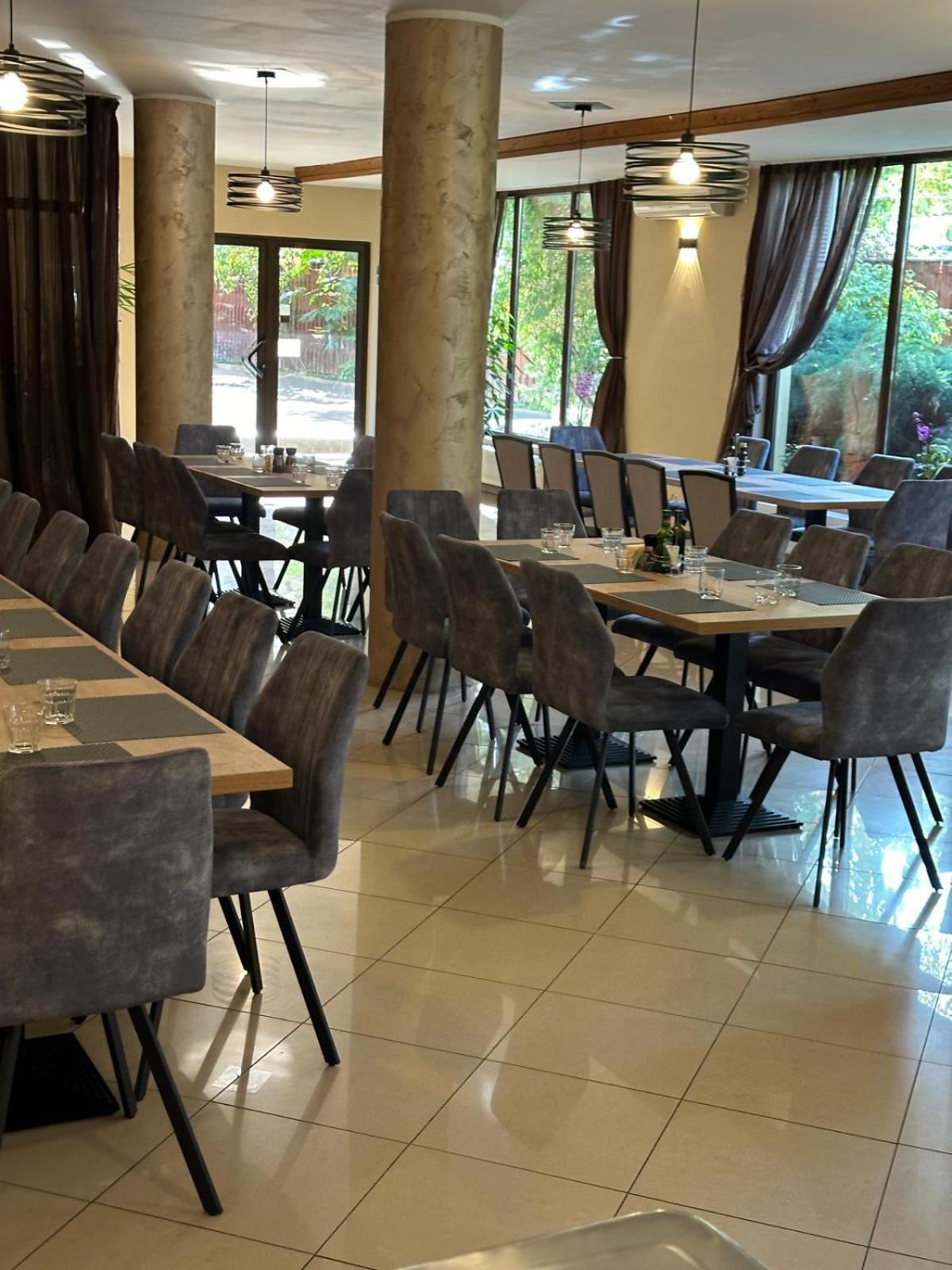 Hotel Perla Timisoara Luaran gambar