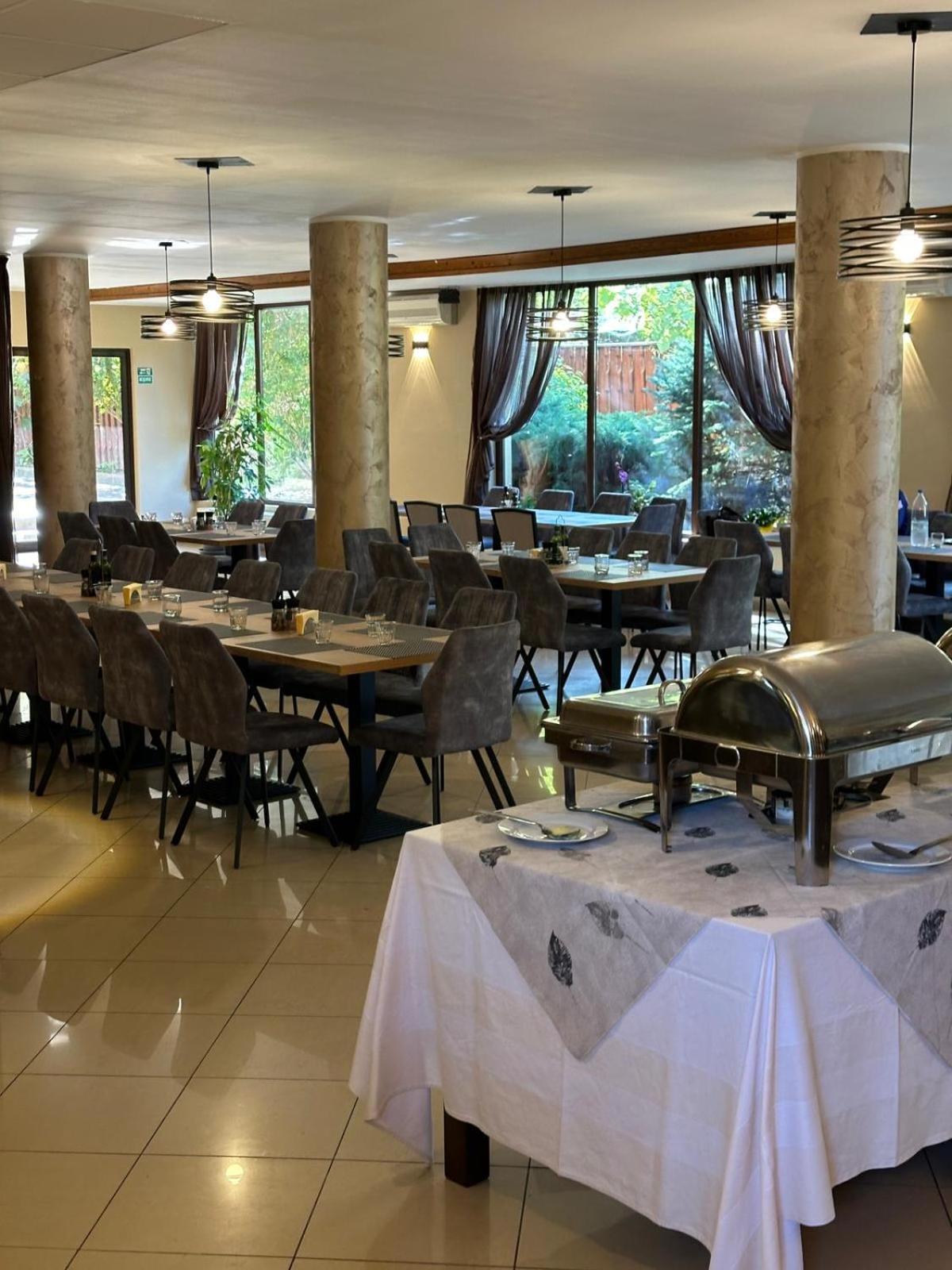 Hotel Perla Timisoara Luaran gambar