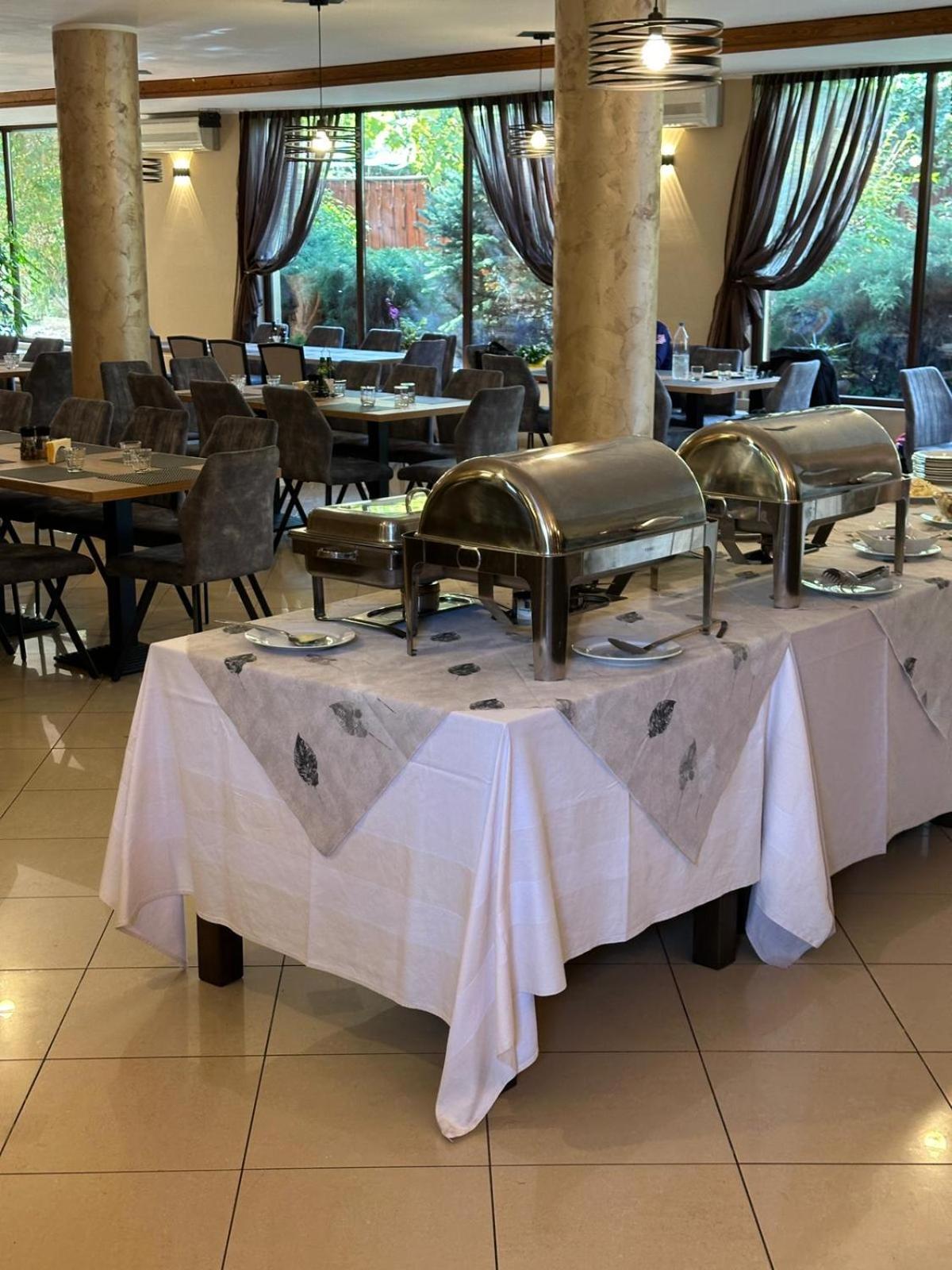 Hotel Perla Timisoara Luaran gambar